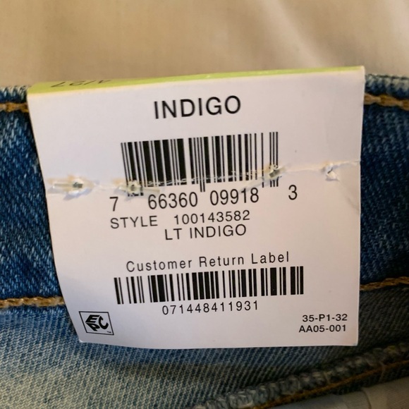 INC Denim Mom Jean size 4/27 light indigo metal rivet details along leg NWT - Picture 6 of 13